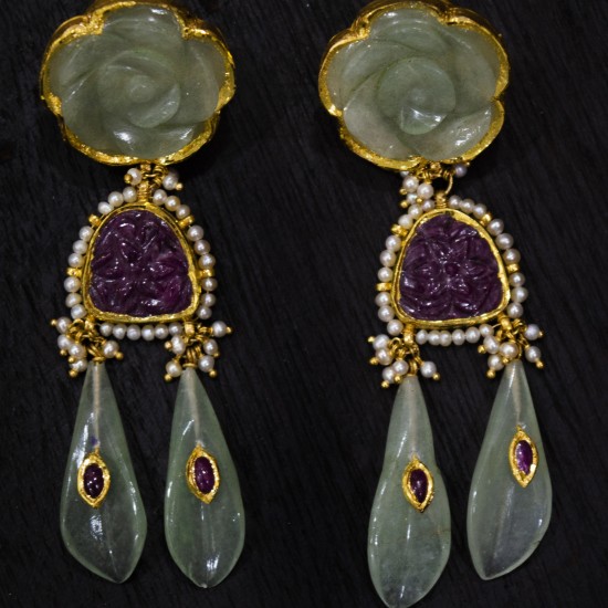 Flower Aventurine Tops with Carved Ruby and Aventurine Earrings 